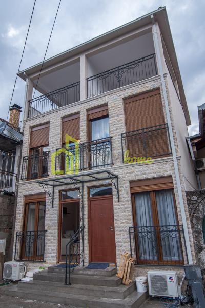 Za izdavanje dvosoban triplex stan, 90m2, Stara Varoš