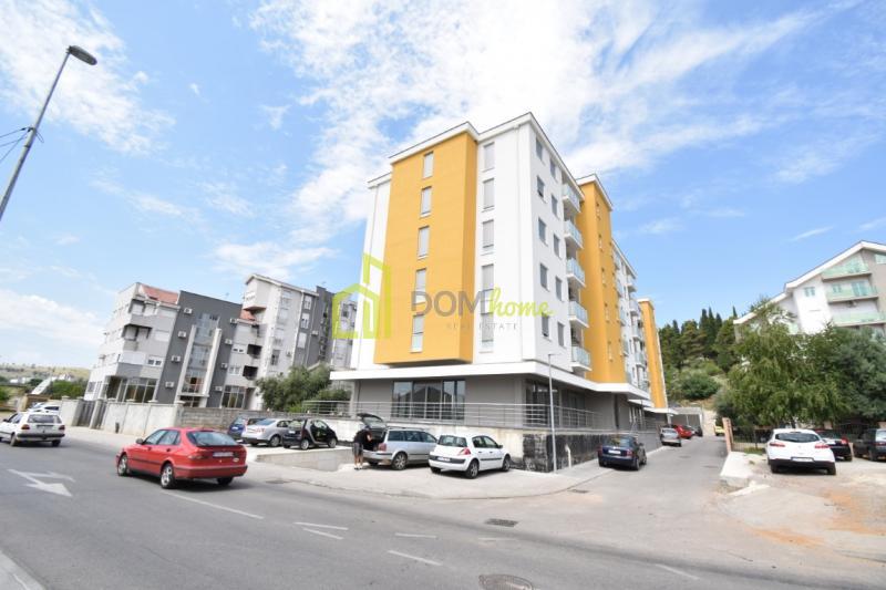 Za izdavanje dvosoban stan 65m2, Zabjelo