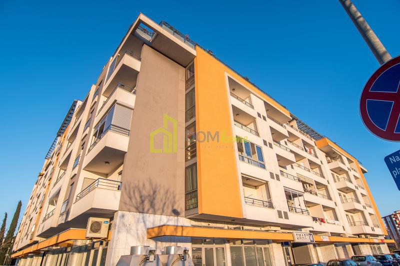 Jednosoban nenamjesten stan,51m2,Pobrezje