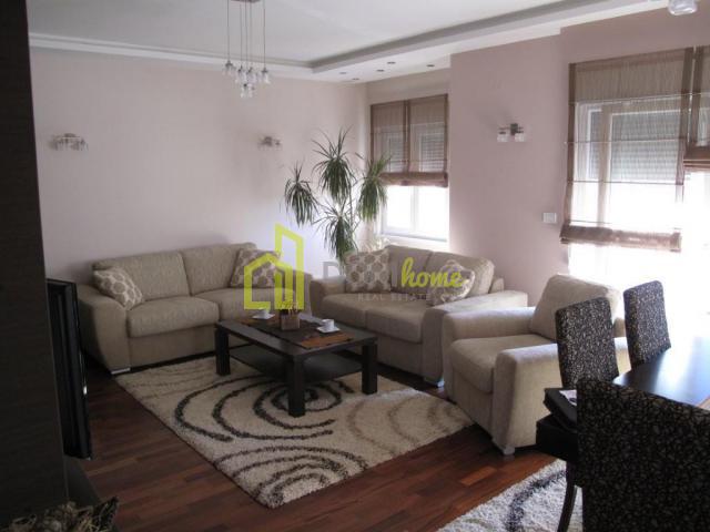 Trosoban stan,117m2,City Kvart.