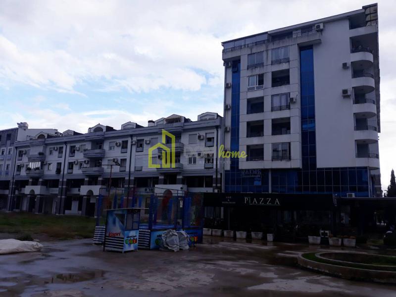 Polunamjestena garsonjera,28m2,kod Hrama