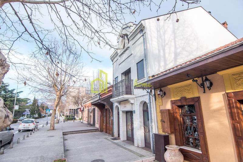 Poslovno-stambeni objekat,120m2,Centar