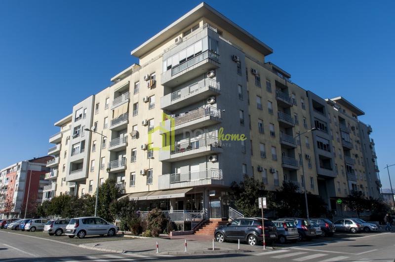 Trosoban namjesten stan,129m2,Blok 9