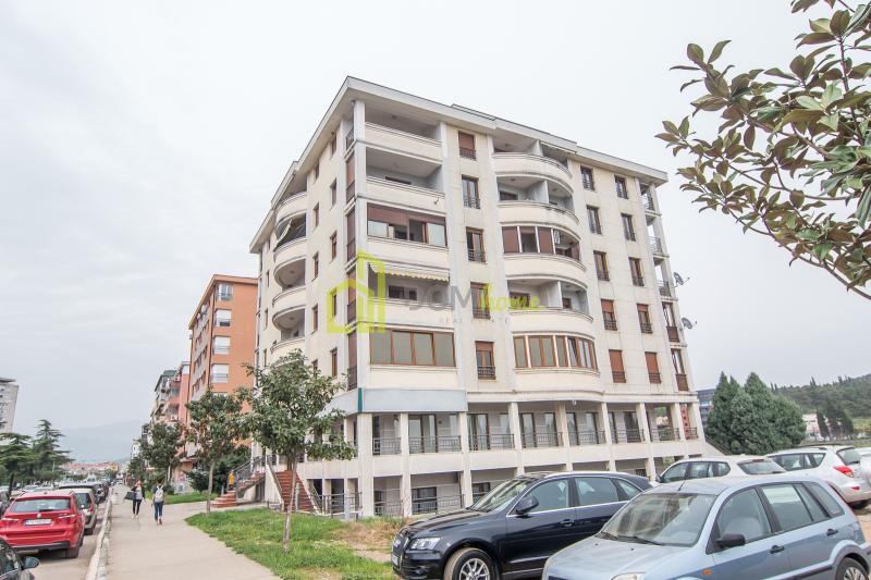 Za izdavanje poslovni prostor 29m2, Preko Morače