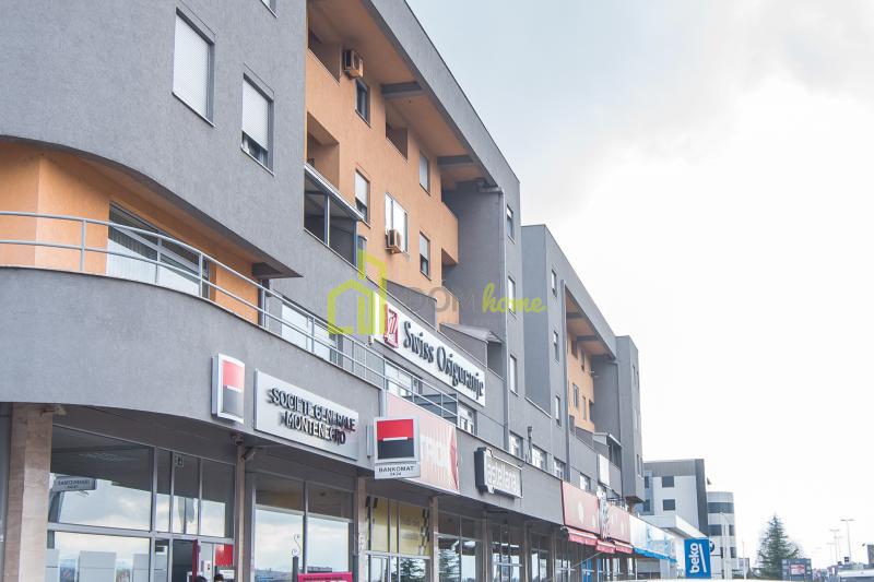 Trosoban polunamješten stan, 87m2, Stari Aerodrom