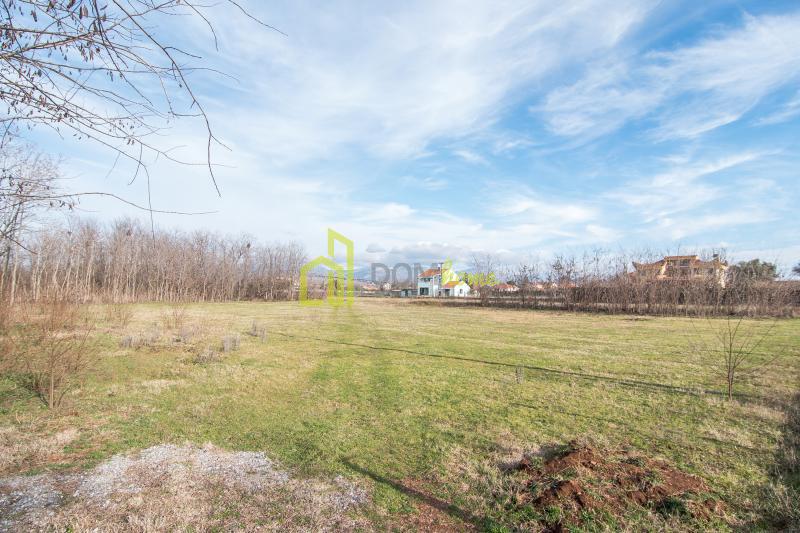 Plac 1700m2, iza Elastika