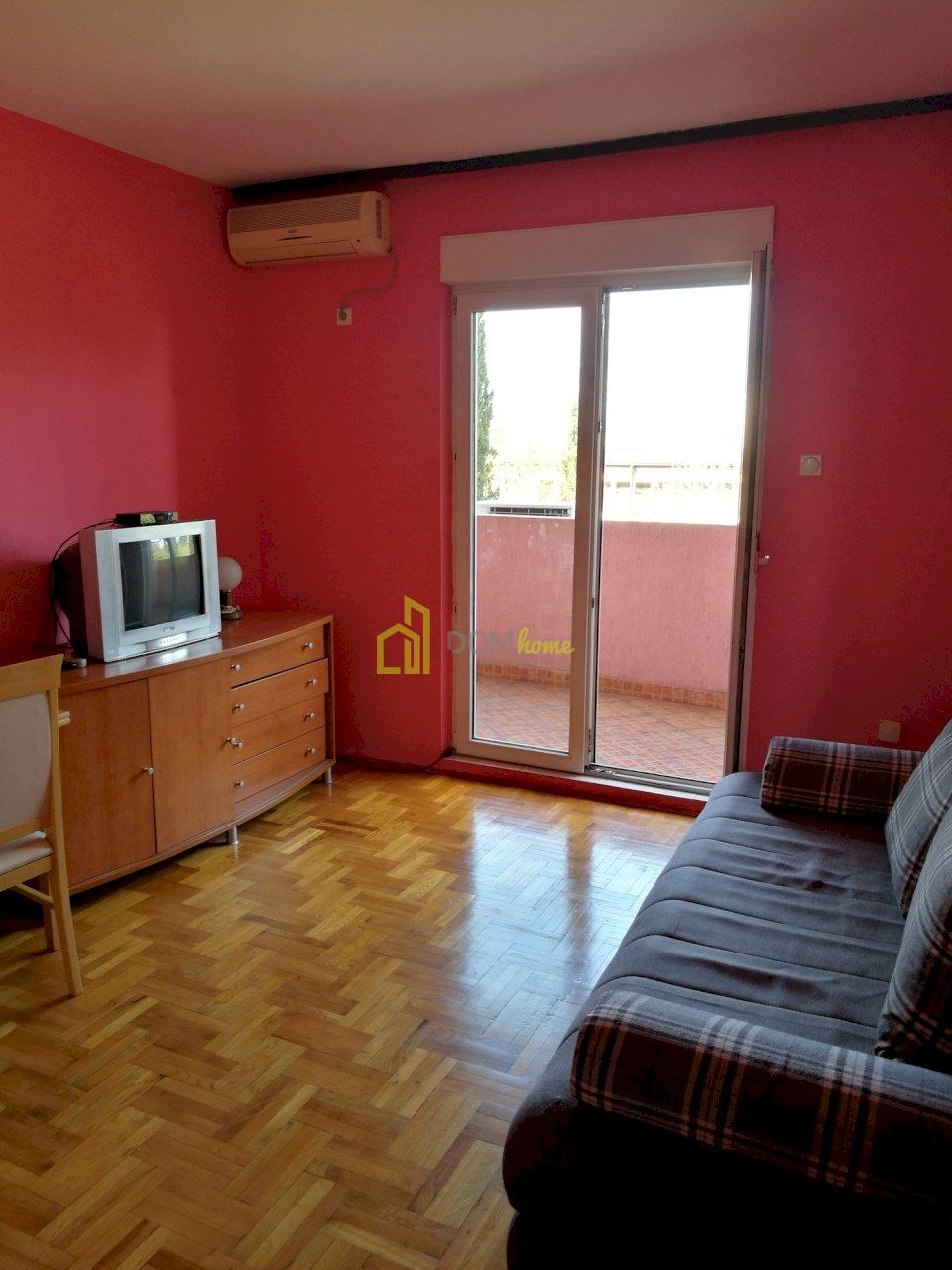 Garsonjera 28m2, Zgrada Amfore