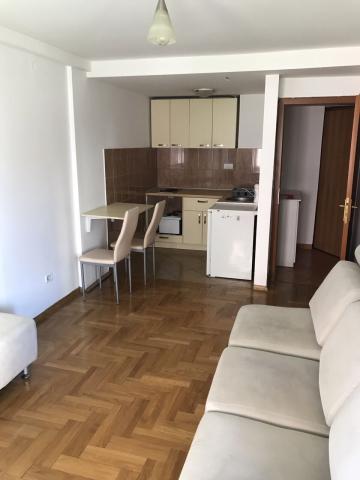 Jednosoban namjesten 37m2, preko Morace