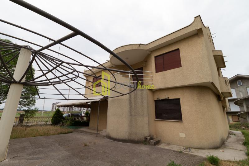 Kuća 450m2, Stari Aerodrom