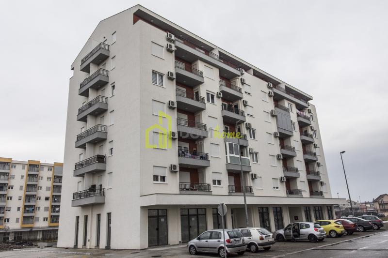 Za izdavanje trosoban namjesten stan 100m2, Stari Aerodrom