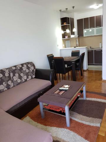 Jednosoban namjesten stan 52m2, Tuski put