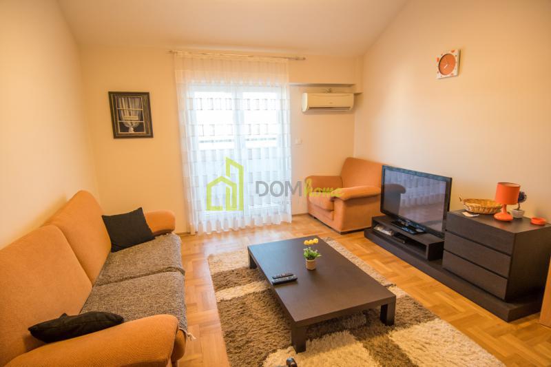 Jednosoban namjesten stan,58m2,Preko Morace