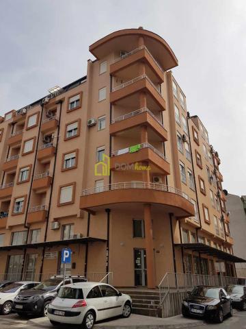 Dvosoban nenamjesten stan 69m2, Krivi most, preko puta Djecije bolnice