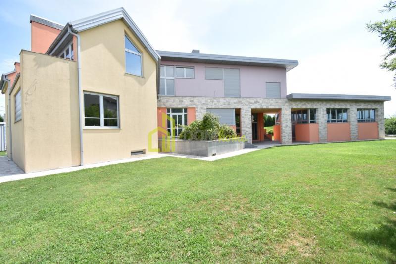 Kuća 600m2, Golubovci