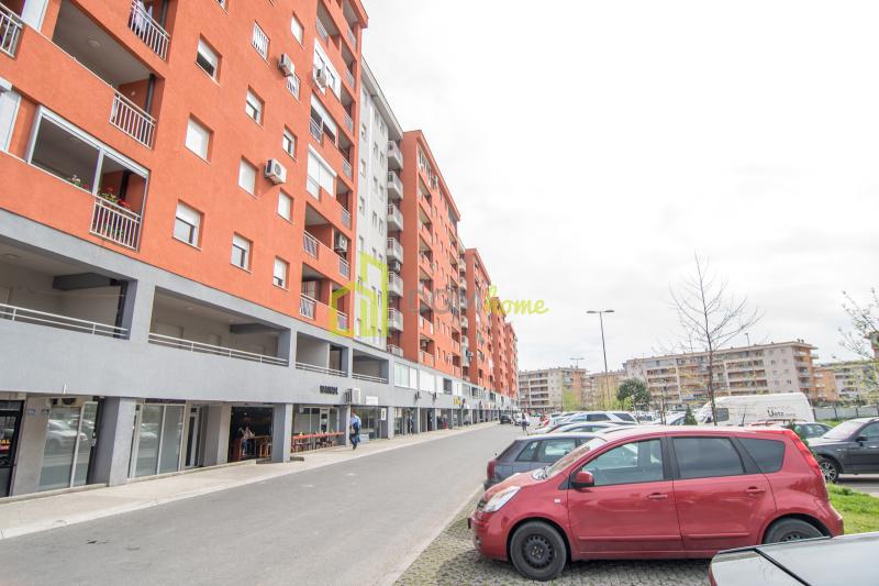 Za izdavanje trosoban namjesten stan 100m2, City kvart