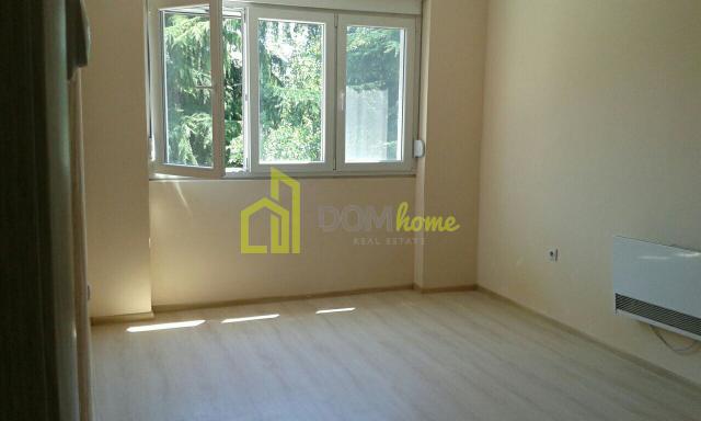 Jednosoban nenamjesten stan 47m2, Preko Morace