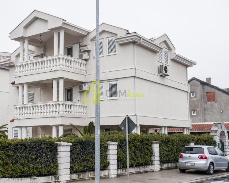 Za izdavanje kuca 450m2 na Starom Aerodromu