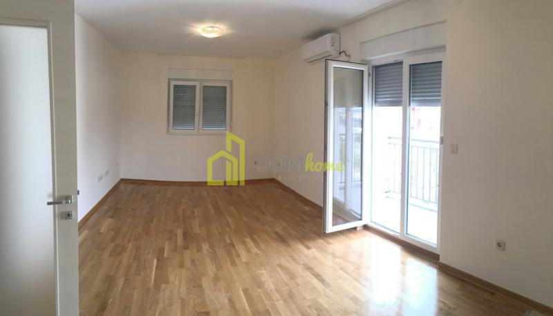 Dvosoban,nenamjesten stan,60m2,Zabjelo