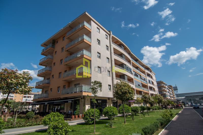 Za izdavanje namješten dvosoban stan 65m2, City kvart