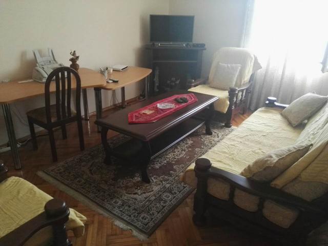 Jednosoban namjesten 54m2, preko Morace