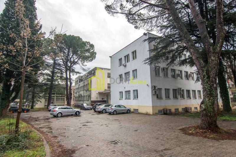 Poslovna zgrada Vijesti,890m2,Preko Morace