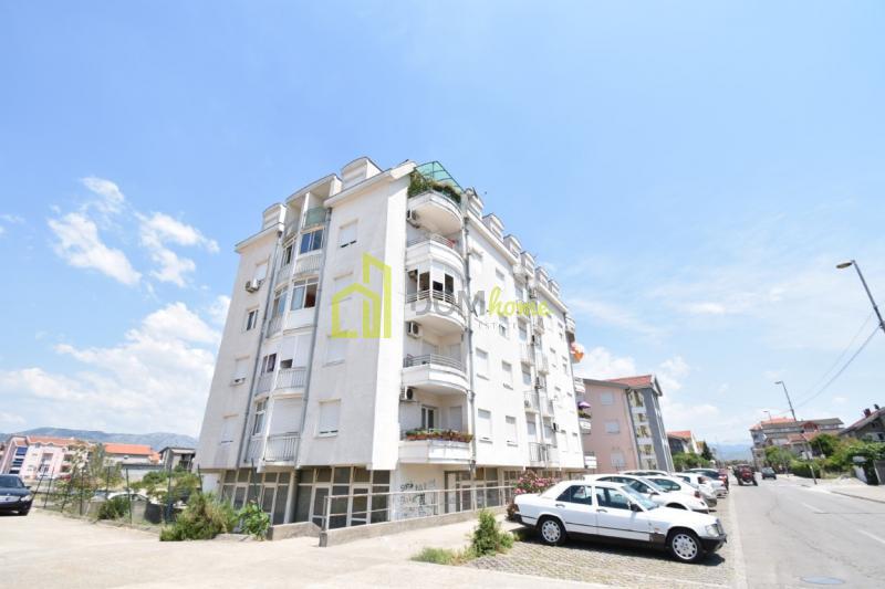 Dvosoban stan 76m2, Stari Aerodrom