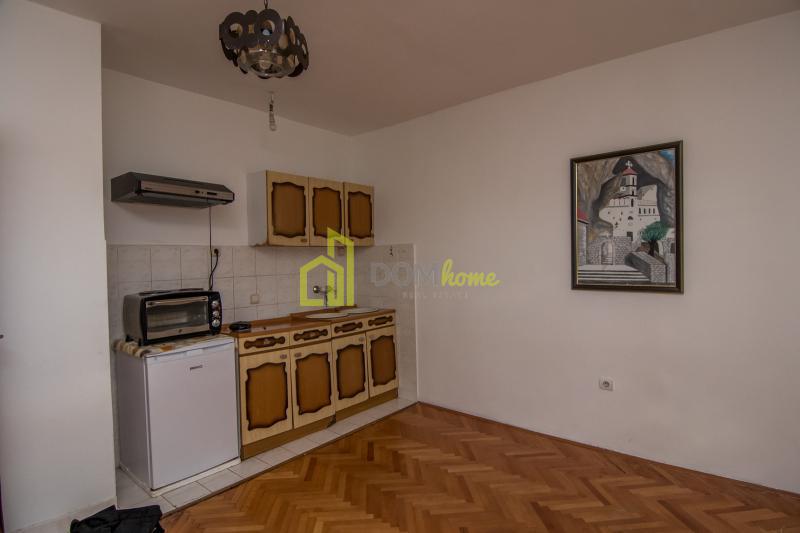 Za izdavanje garsonjera 28m2, Malo brdo