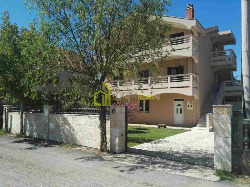 Trosoban,namjesten stan,120m2,Zagorič