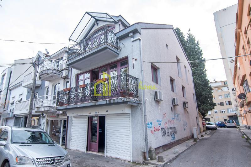 Trosoban duplex stan,180m2,Centar