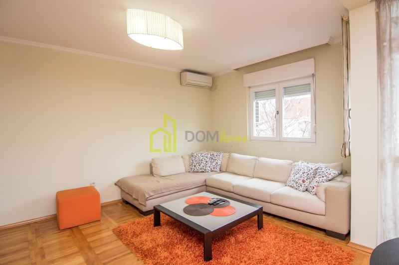 Za izdavanje dvosobnog stana 64m2, na StaromAerodromu