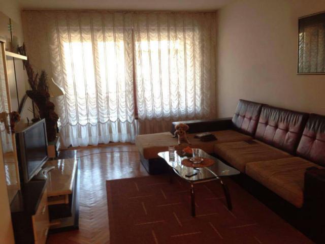 Trosoban namjesten stan 118m2, Bul.Bratstva i Jedinstva