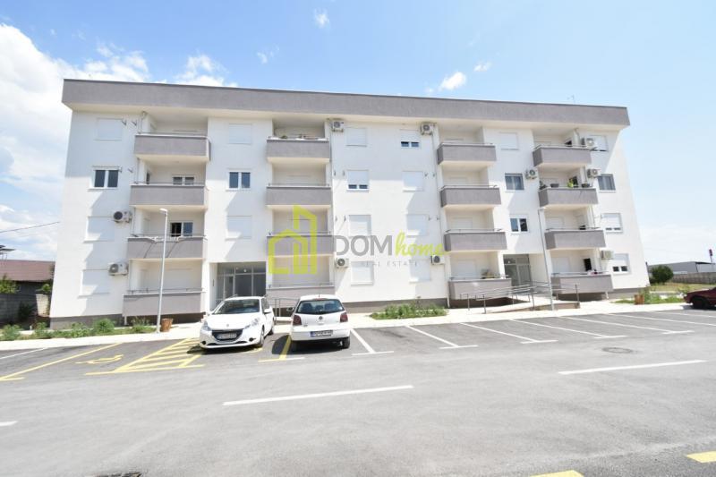 Za izdavanje dvosoban polunamješten stan 72m2, Donja Gorica