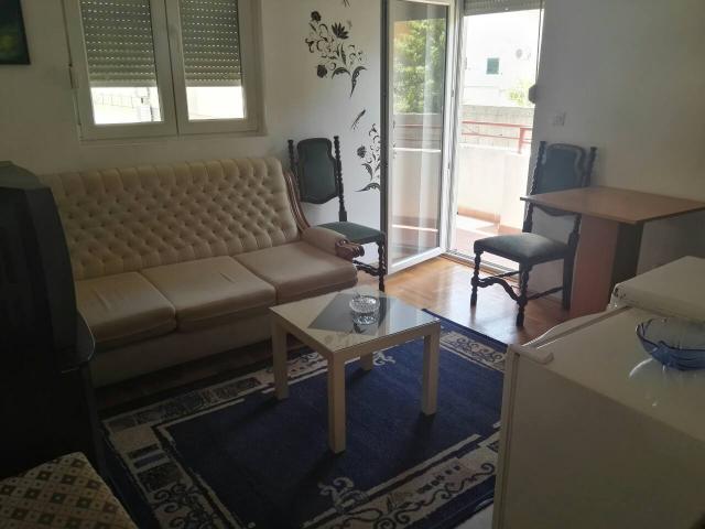 Jednosoban namjesten stan 38m2, Blok 9