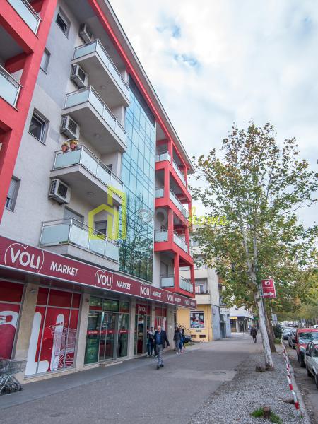 Trosoban namjesten stan,103m2,Vasa Raickovica