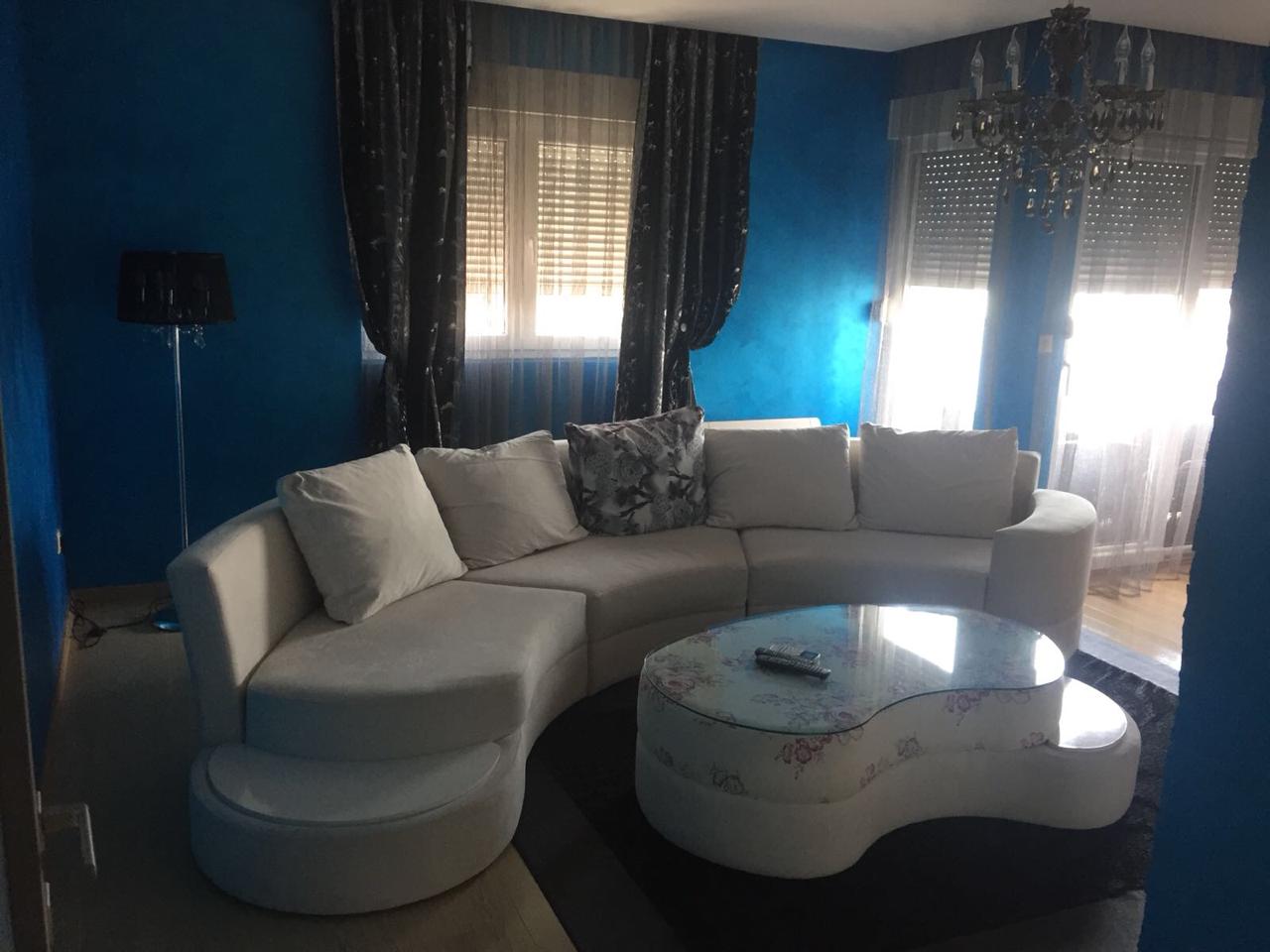 Za izdavanje trosoban stan 100m2, City kvart