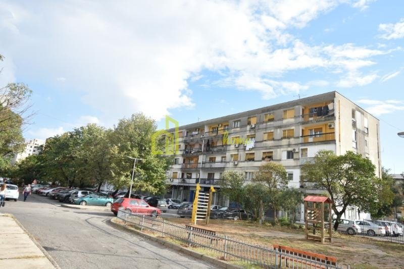 Dvosoban stan 79m2, Pejton