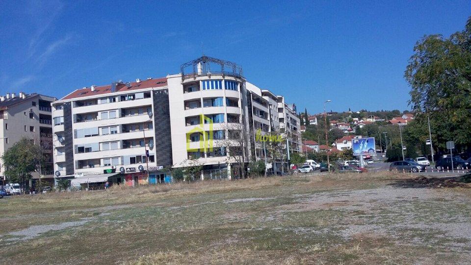 Trosoban stan 140m2, Preko Morače