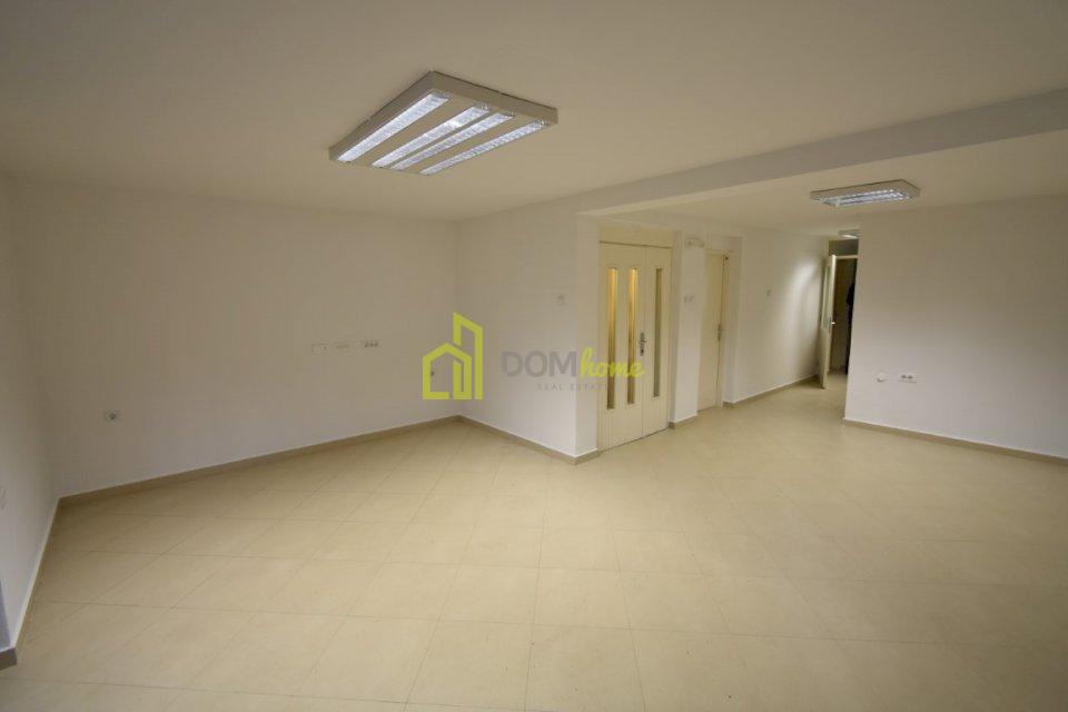 Poslovni prostor 70m2, Momišići