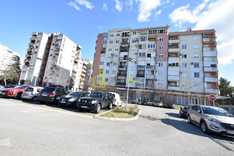 Trosoban stan 92m2, Blok 6