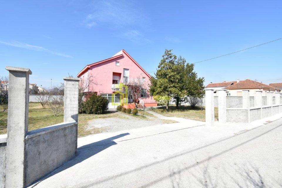 Kuća 143m2, Tološi