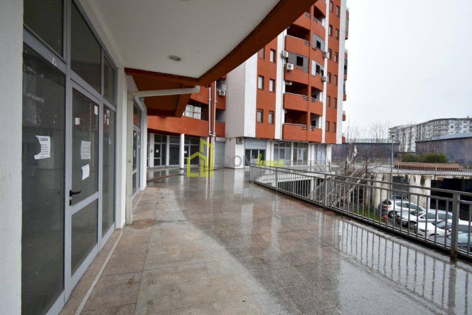 Poslovni prostor 455m2, Tuški put