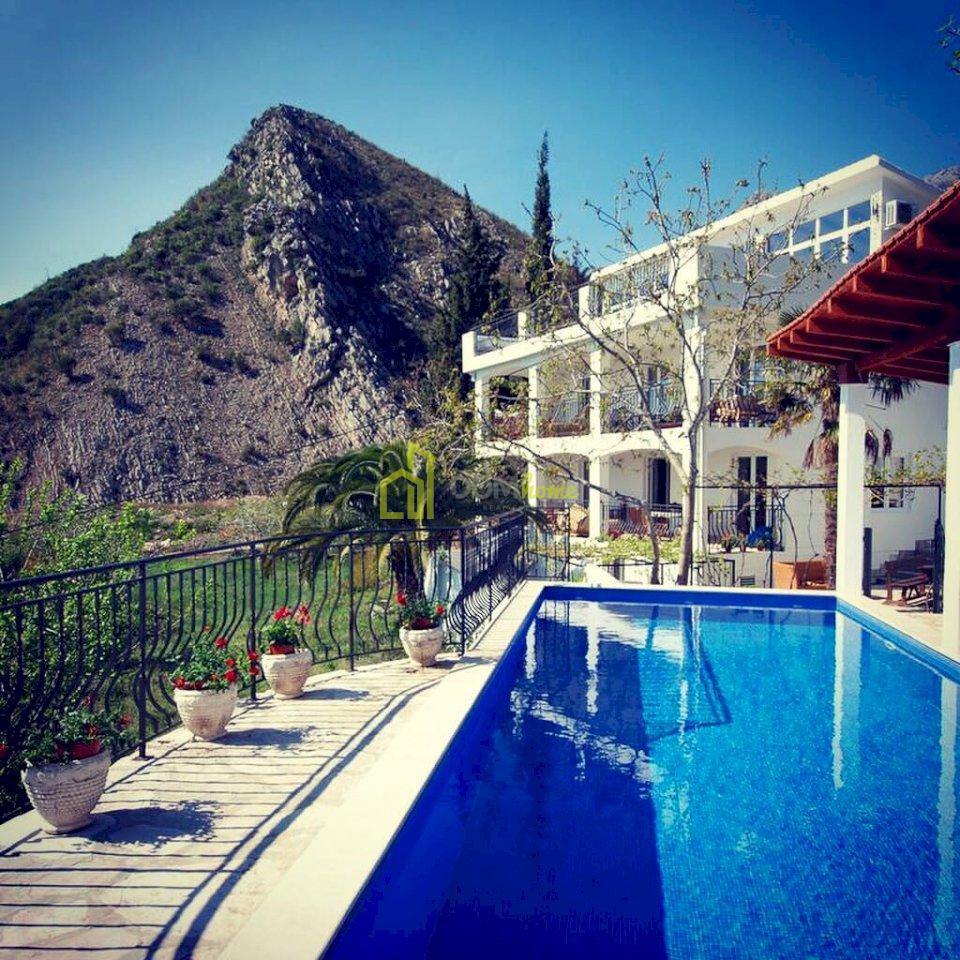 Vila 400m2, Bečići