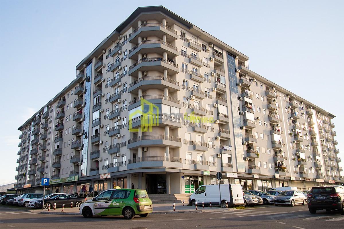 Dvosoban stan 71m2, Tuški put