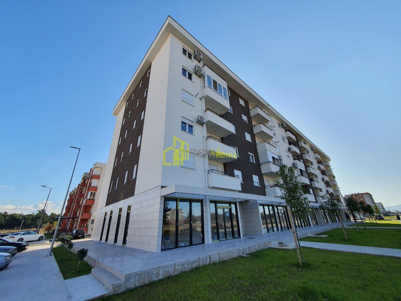 Garsonjera 24m2, Tuški put