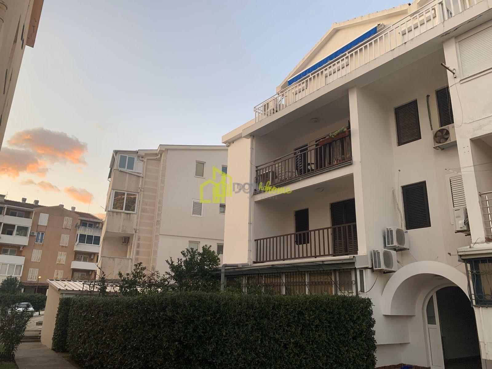 Trosoban stan 70m2, Budva