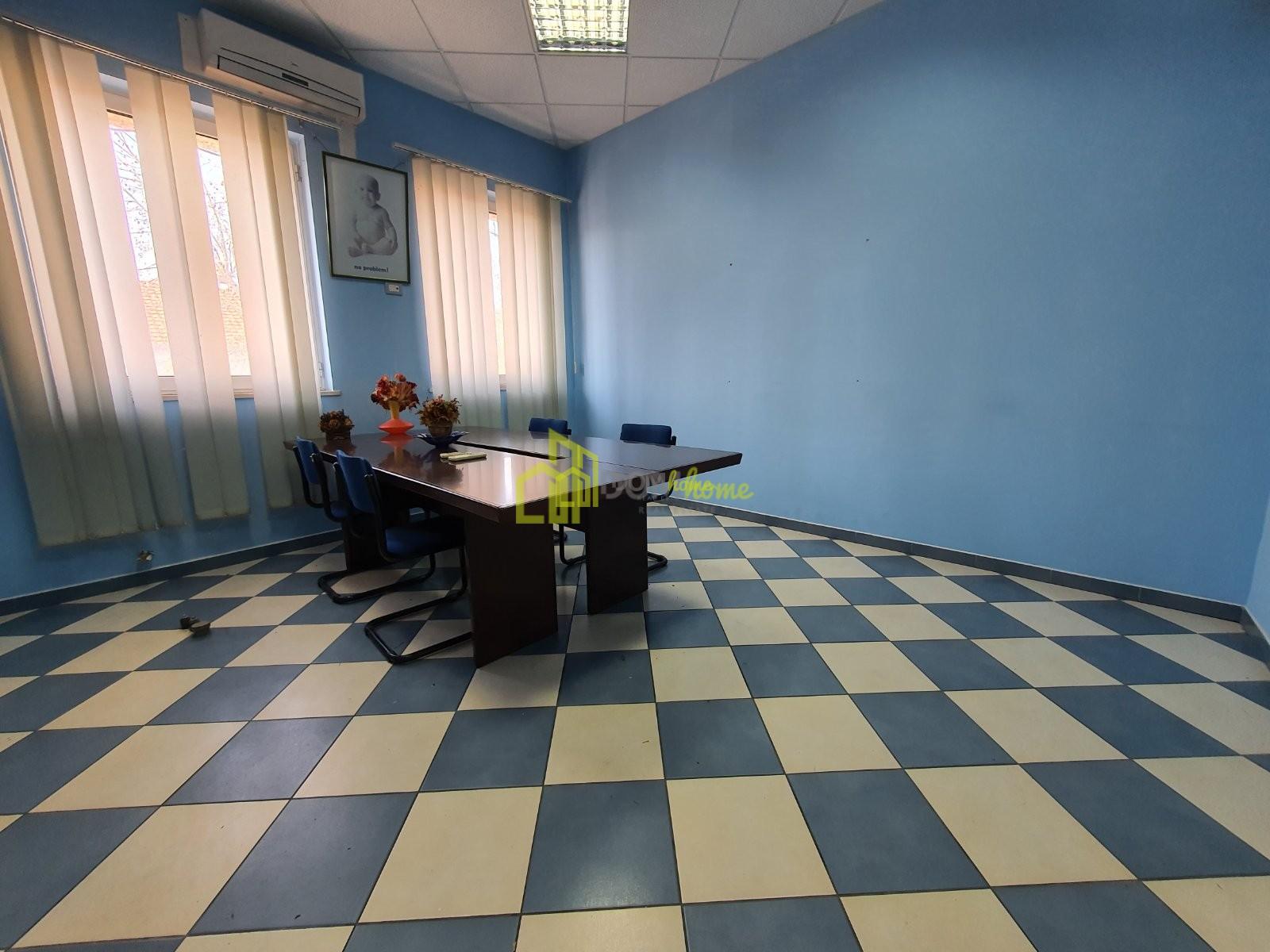 Poslovni prostor 66m2, Centar