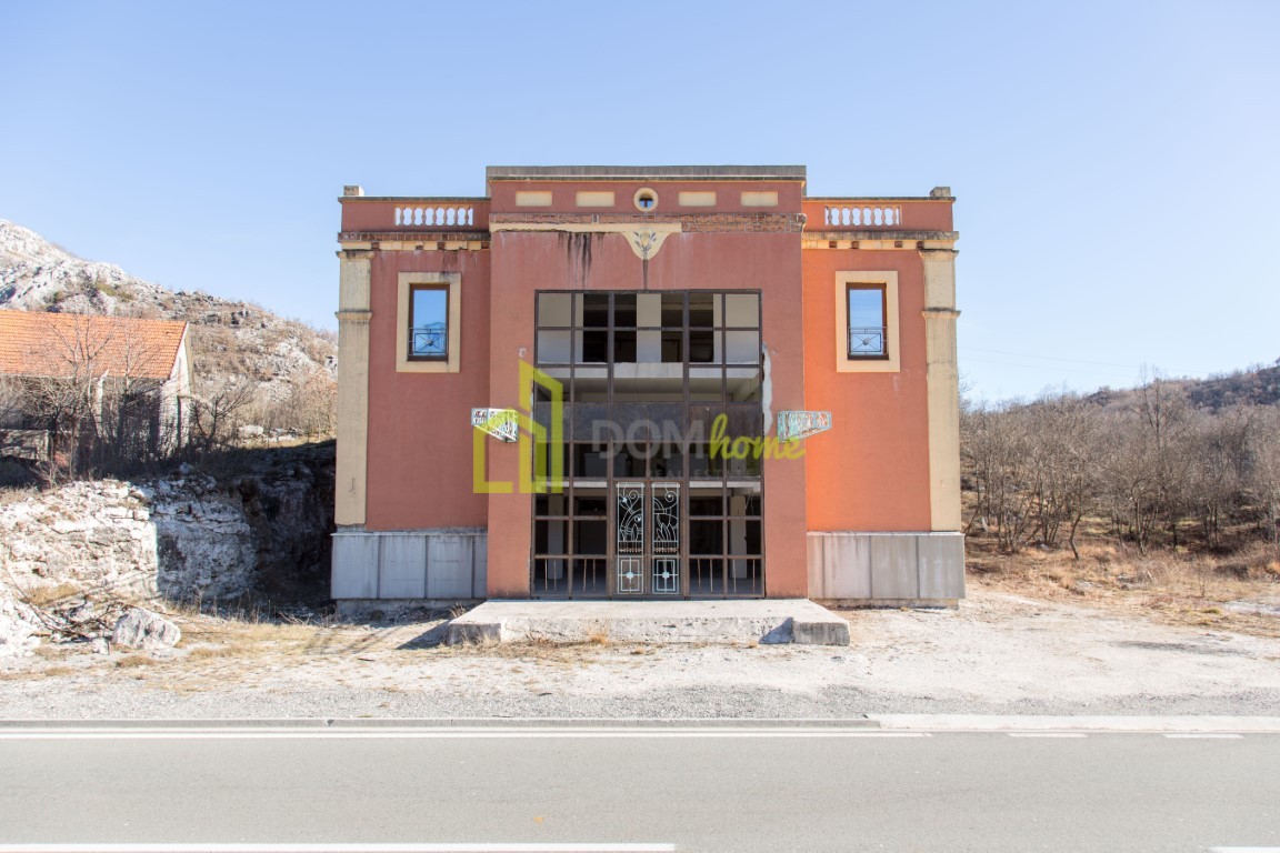 Poslovni objekat 1200m2, Cetinje