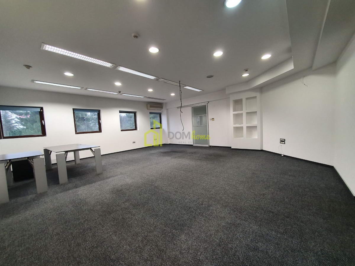 Poslovni prostor 394m2 + 70m2, Preko Morače