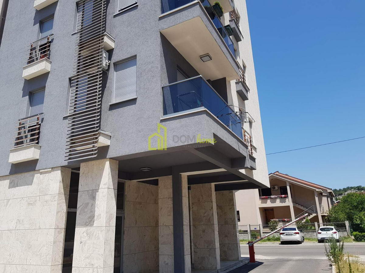 Dvosoban stan 64m2, Blok 9