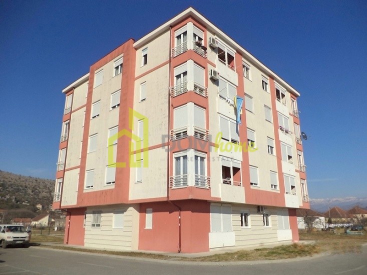 Trosoban stan 99m2, Tološi